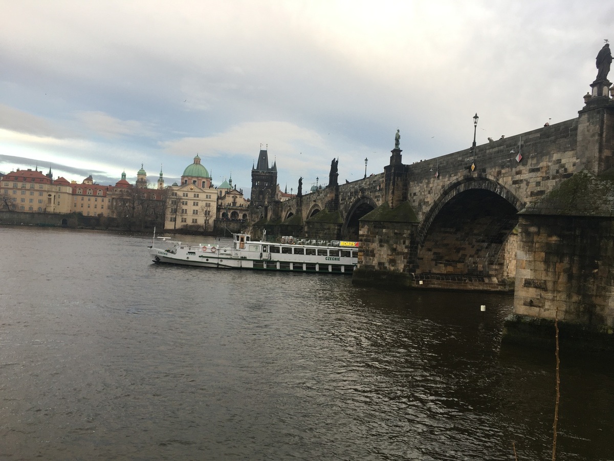 Bezpečné sólo cestovanie: príprava a správny výber ubytovania
